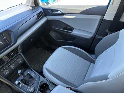 2022 Volkswagen Taos, $23498. Photo 11