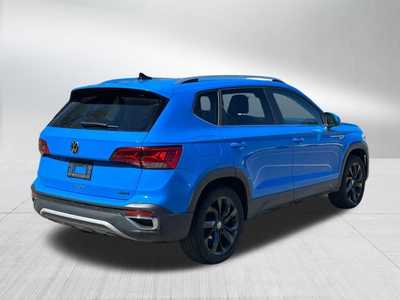 2022 Volkswagen Taos, $23498. Photo 7