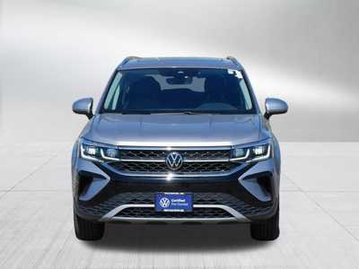 2024 Volkswagen Taos, $30000. Photo 2
