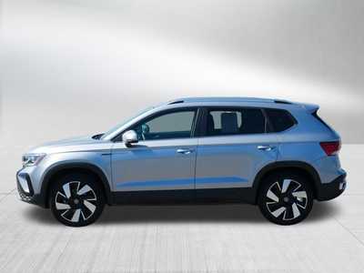 2024 Volkswagen Taos, $30000. Photo 4