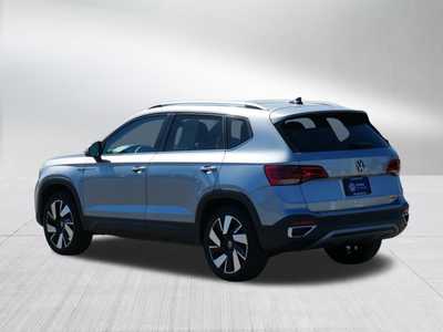 2024 Volkswagen Taos, $30000. Photo 5