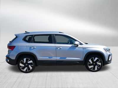 2024 Volkswagen Taos, $30000. Photo 8