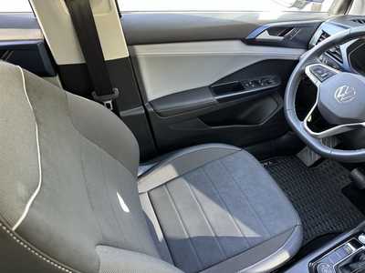 2024 Volkswagen Taos, $27998. Photo 9