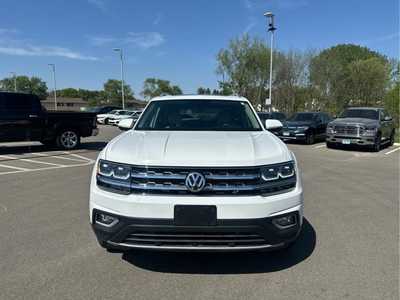 2019 Volkswagen Atlas, $27998. Photo 2
