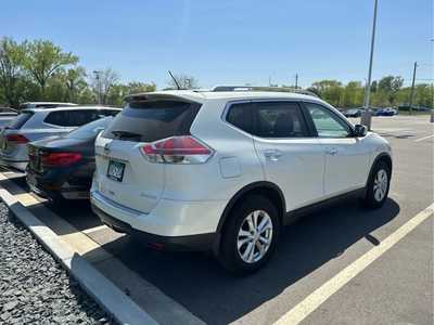 2015 Nissan Rogue, $13998. Photo 5