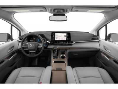 2022 Toyota Sienna, $38998. Photo 11