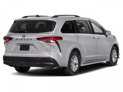 2022 Toyota Sienna, $38998. Photo 5