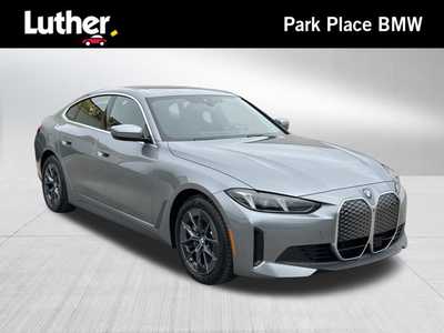 2025 BMW i4, $67490. Photo 1