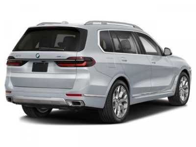 2026 BMW X7, $99425. Photo 2