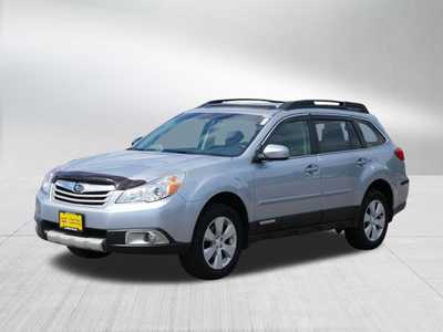 2012 Subaru Outback, $10000. Photo 3