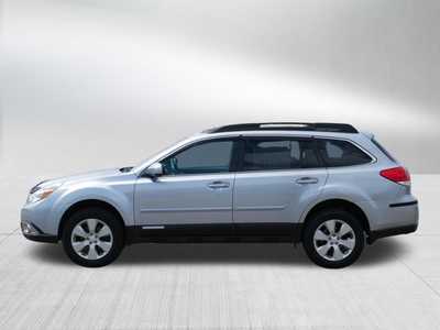 2012 Subaru Outback, $10000. Photo 4