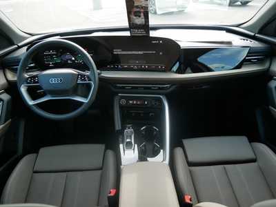 2025 Audi Q5, $59176. Photo 10