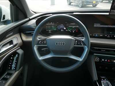 2025 Audi Q5, $59176. Photo 12