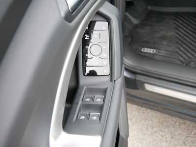 2025 Audi Q5, $59176. Photo 7