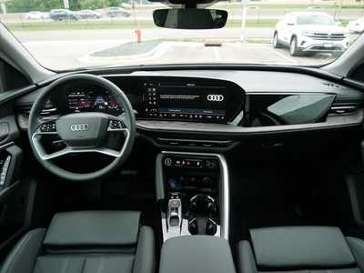 2025 Audi Q5, $59176. Photo 9