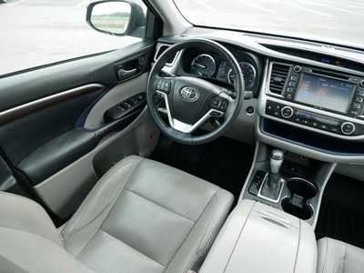 2014 Toyota Highlander, $20398. Photo 9
