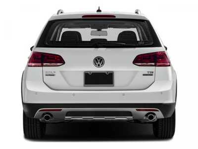 2017 Volkswagen Golf, $15000. Photo 8