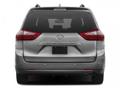 2017 Toyota Sienna, $22698. Photo 8