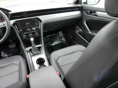 2021 Volkswagen Passat, $17998. Photo 11