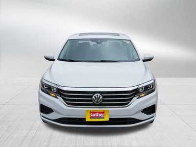 2021 Volkswagen Passat, $17998. Photo 2