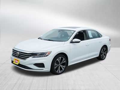 2021 Volkswagen Passat, $17998. Photo 3