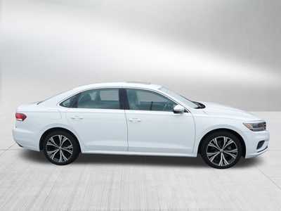 2021 Volkswagen Passat, $17998. Photo 8