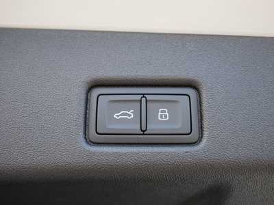 2025 Audi Q5, $56091. Photo 6