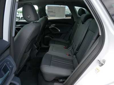 2025 Audi Q5, $56091. Photo 9