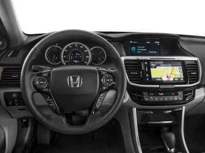2016 Honda Accord, $18498. Photo 6