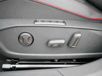 2025 Volkswagen Golf, $38005. Photo 12