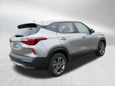 2023 Kia Seltos, $21159. Photo 5