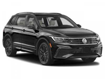 2024 Volkswagen Tiguan, $33871. Photo 9