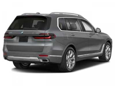 2026 BMW X7, $123495. Photo 2