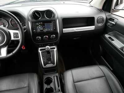 2017 Jeep Compass, $11998. Photo 11