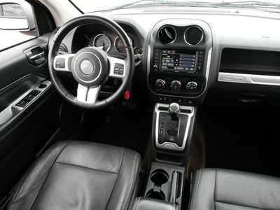 2017 Jeep Compass, $11998. Photo 9