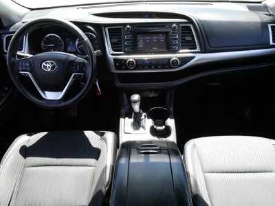 2014 Toyota Highlander, $16498. Photo 10
