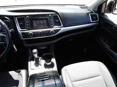2014 Toyota Highlander, $16498. Photo 11
