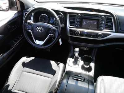 2014 Toyota Highlander, $16498. Photo 9