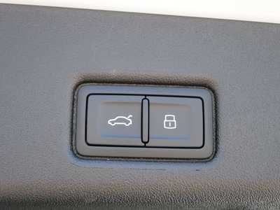 2025 Audi Q5, $59800. Photo 6