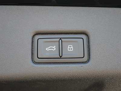 2025 Audi Q5, $59800. Photo 6