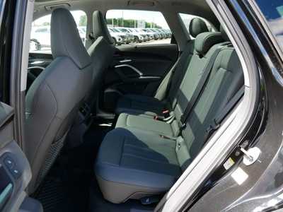 2025 Audi Q5, $59800. Photo 9
