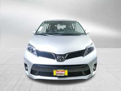 2020 Toyota Sienna, $0. Photo 2