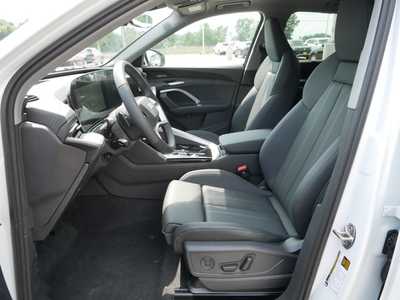 2025 Audi Q5, $60450. Photo 6