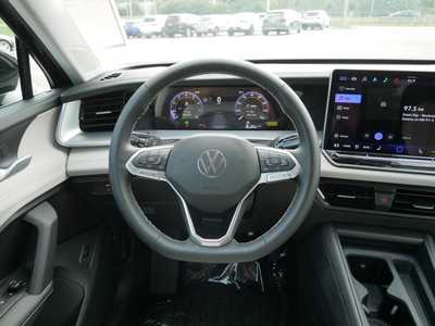2025 Volkswagen Tiguan, $33198. Photo 12