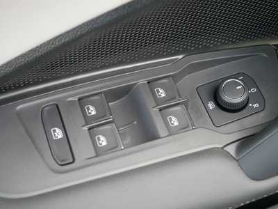2025 Volkswagen Tiguan, $33198. Photo 8