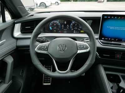 2025 Volkswagen Tiguan, $36358. Photo 11