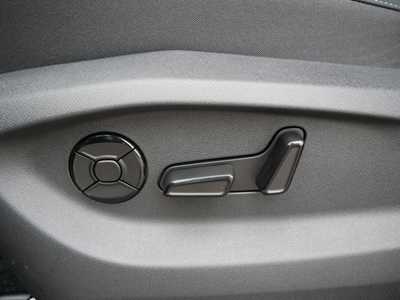 2025 Volkswagen Tiguan, $36358. Photo 12