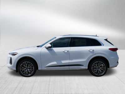 2025 Audi Q5, $58036. Photo 3