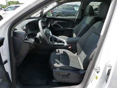 2025 Audi Q5, $58036. Photo 6