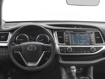 2017 Toyota Highlander, $0. Photo 10